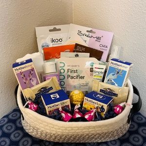 New Baby/Mom Gift Basket